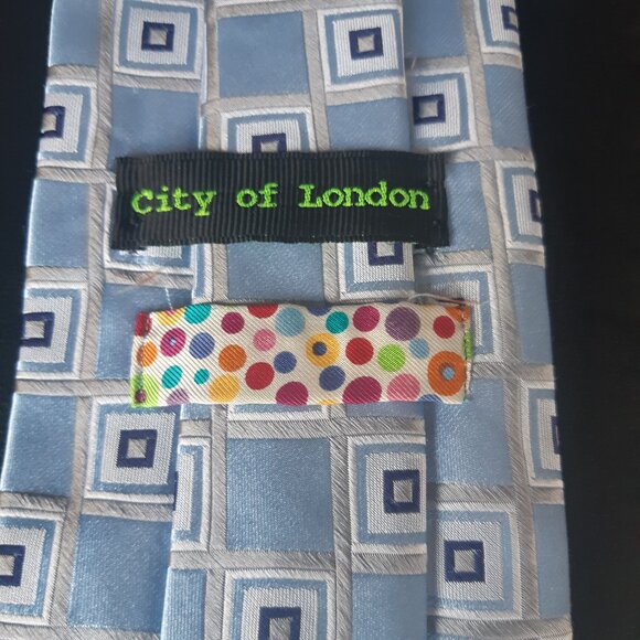 City of London Light Blue w/ Square Pattern 100% Silk Necktie - Picture 1 of 10